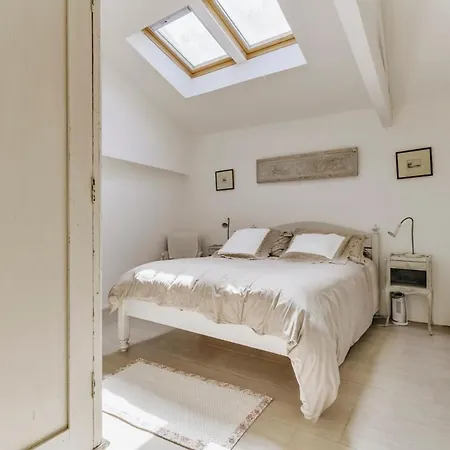 Sleeps 12 Pool Wifi Vila