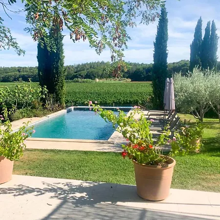 Vila Sleeps 12 Pool Wifi